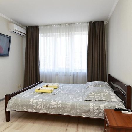 Apartament On Vasylia Lypkivskoho 24 Kiev Esterno foto