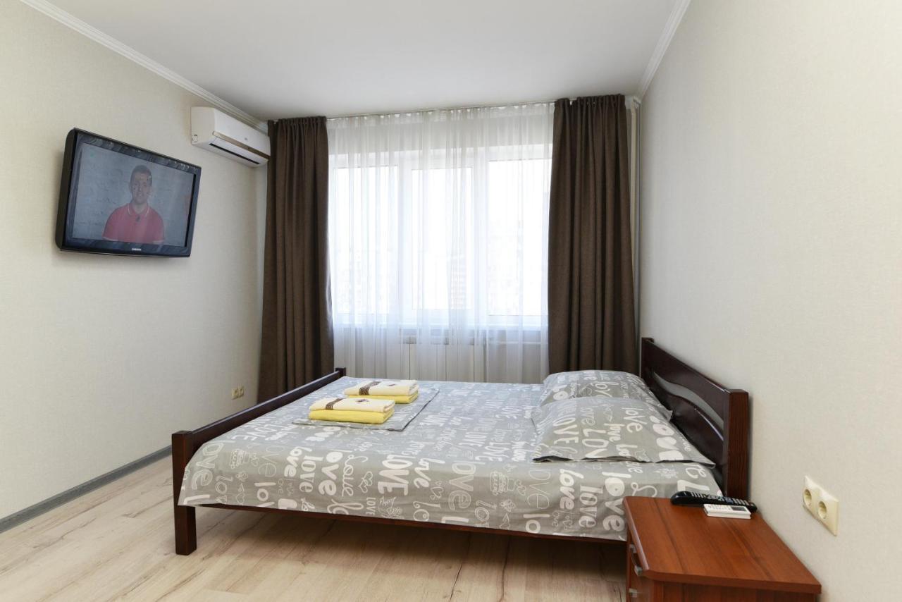 Apartament On Vasylia Lypkivskoho 24 Kiev Esterno foto