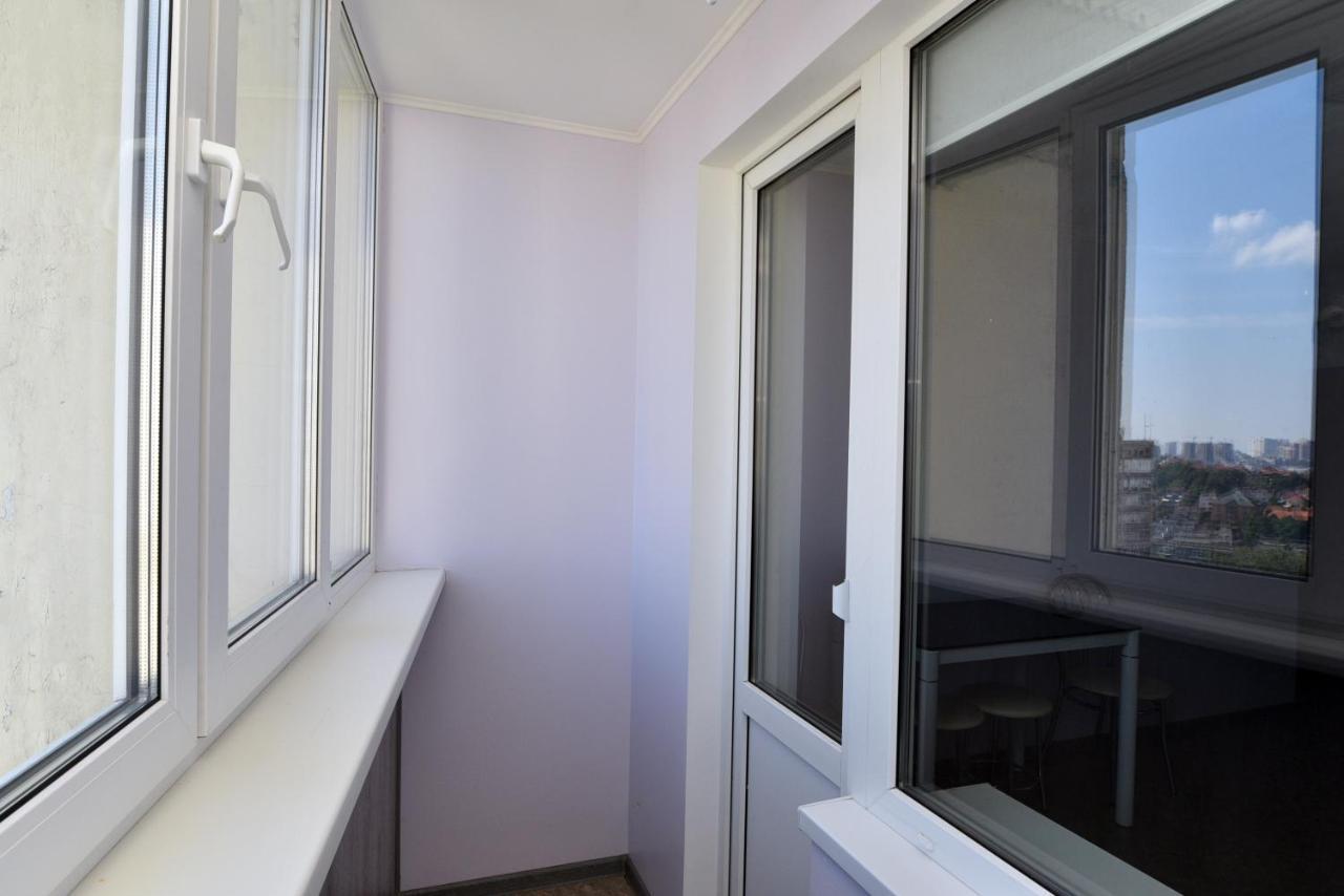 Apartament On Vasylia Lypkivskoho 24 Kiev Esterno foto