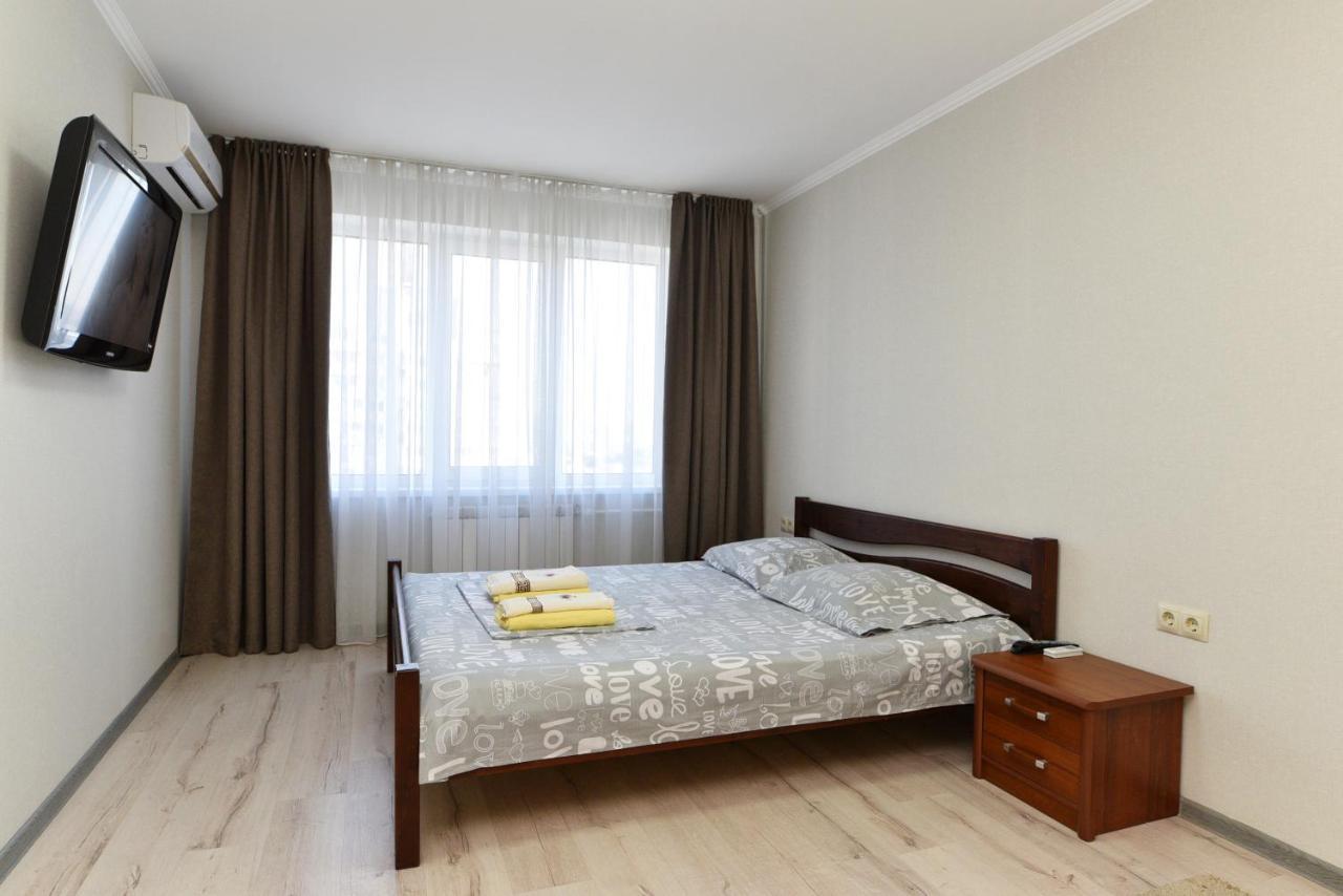 Apartament On Vasylia Lypkivskoho 24 Kiev Esterno foto